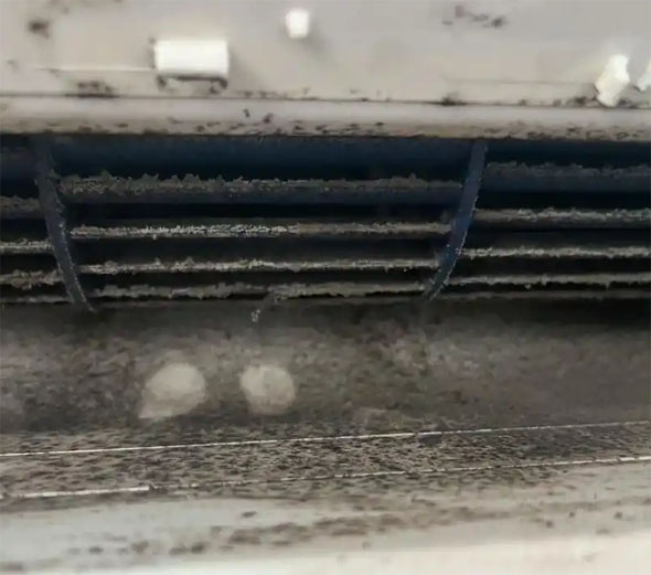 山西空调吹的风有股烧焦味是怎么回事